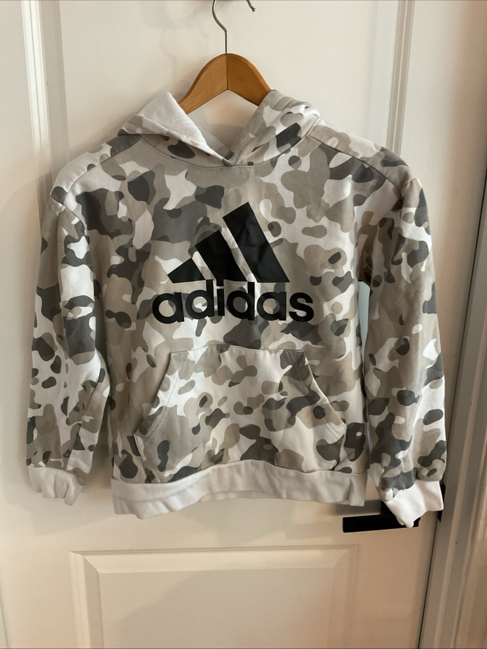 Adidas Camo Logo Hoodie - White & Gray - Boys Size Medium 10/12